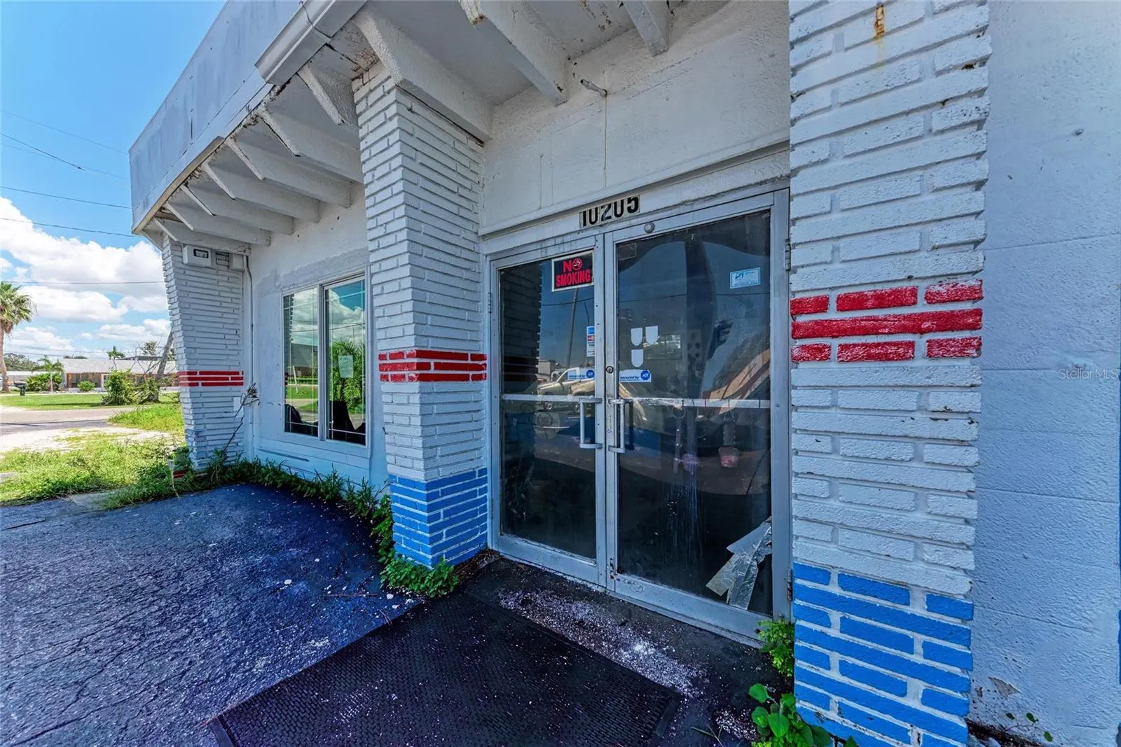 10205 CORTEZ RD W