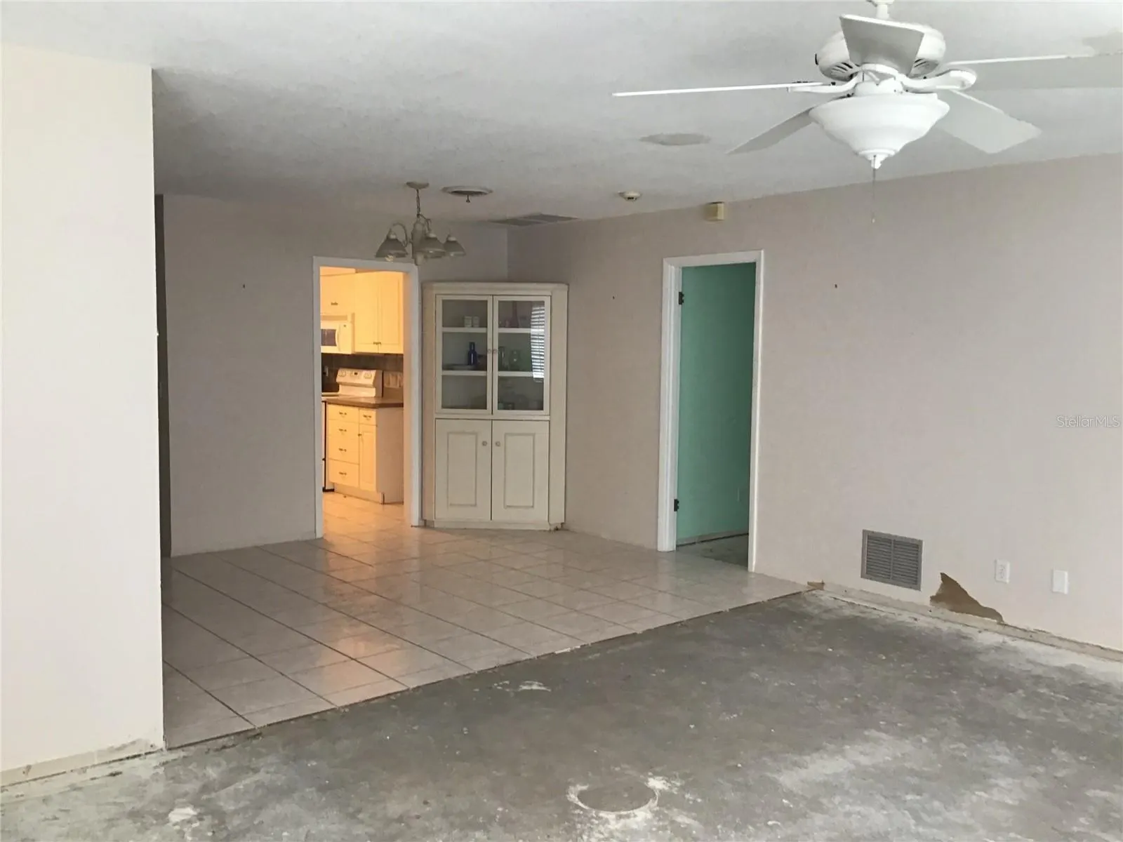 1225 S OXFORD DR