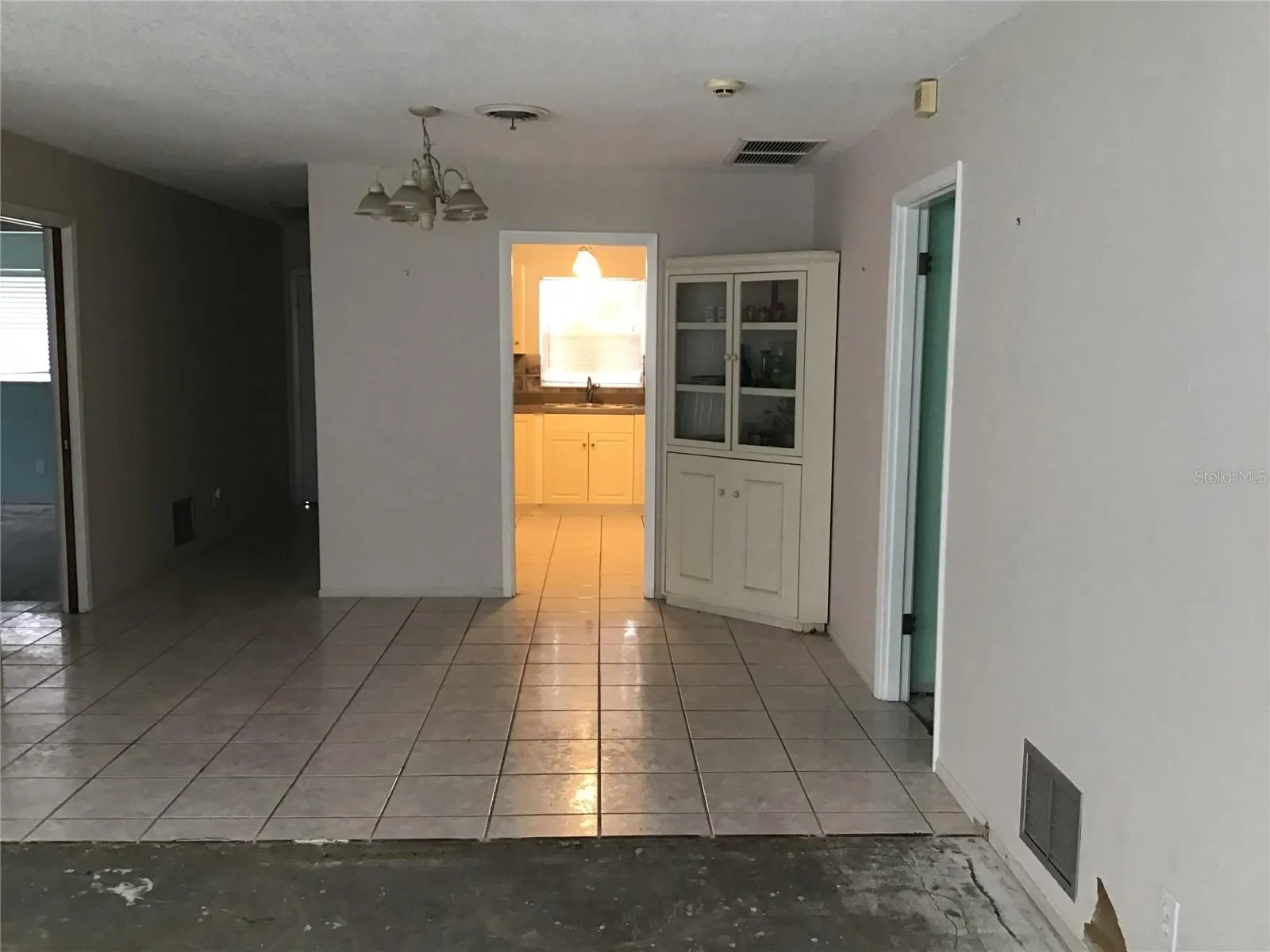 1225 S OXFORD DR