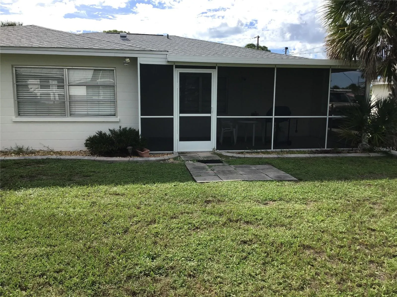 1225 S OXFORD DR
