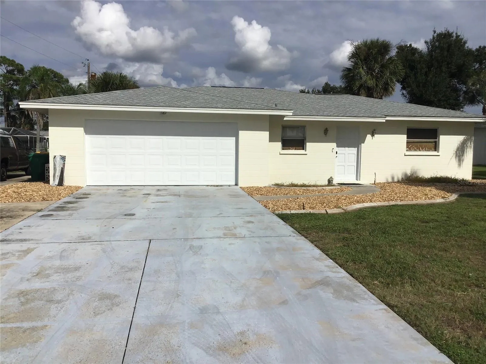 1225 S OXFORD DR