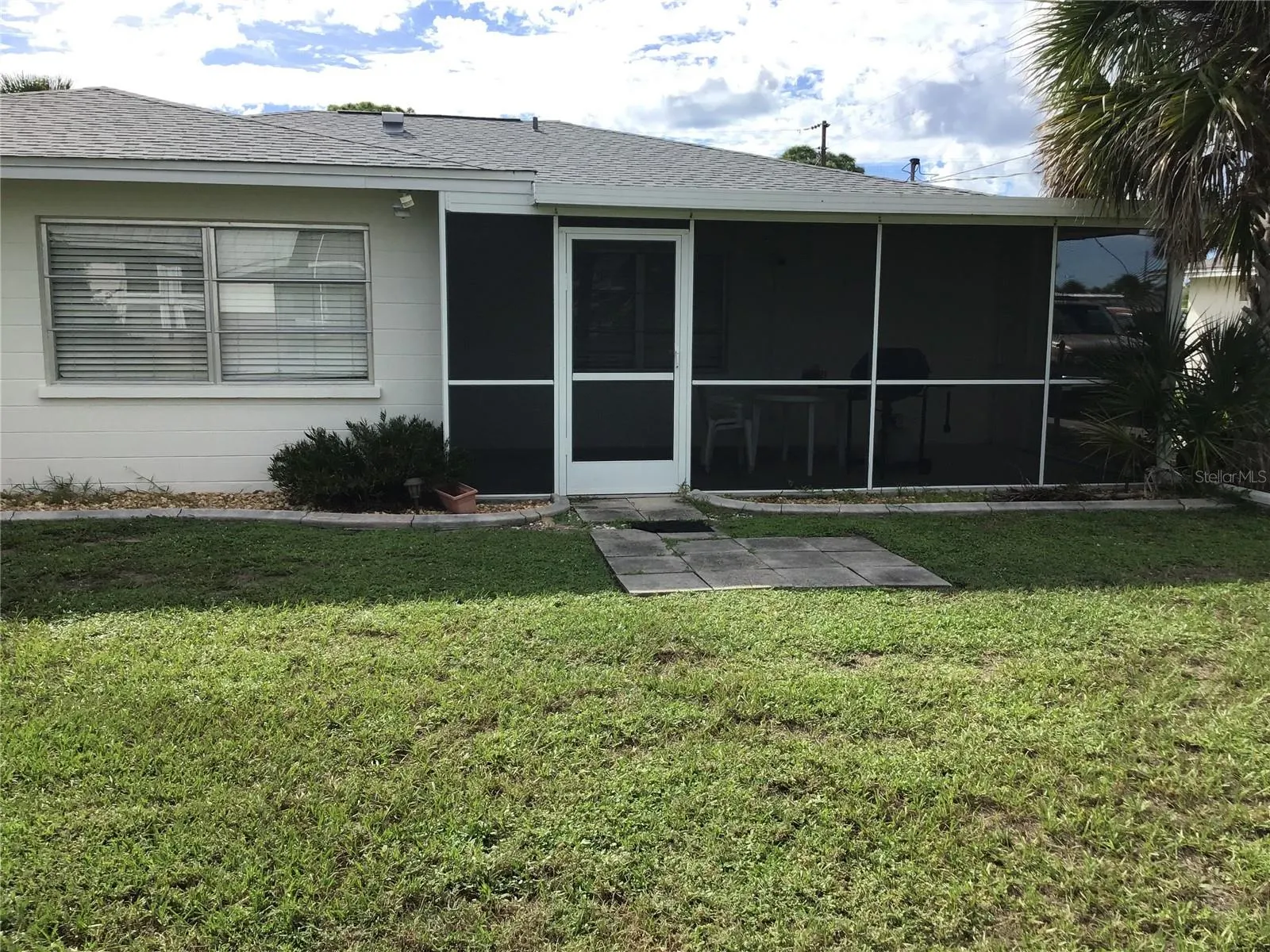 1225 S OXFORD DR