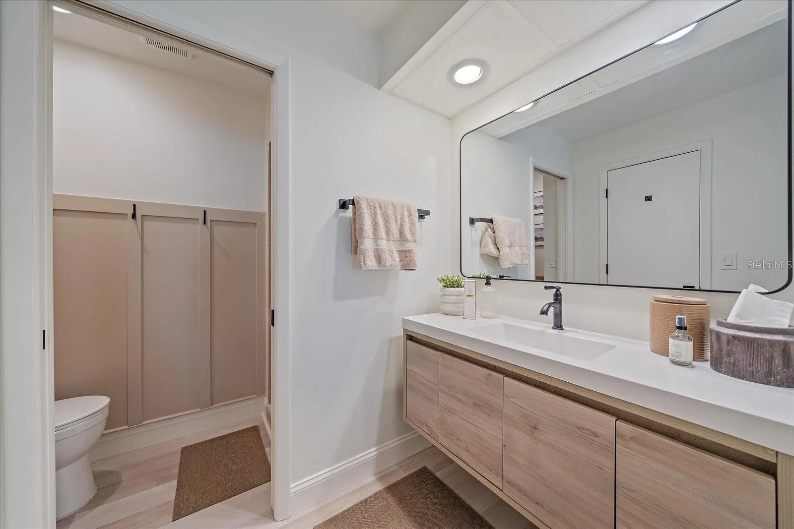 1211 CAPRI ISLES BLVD #6, #6