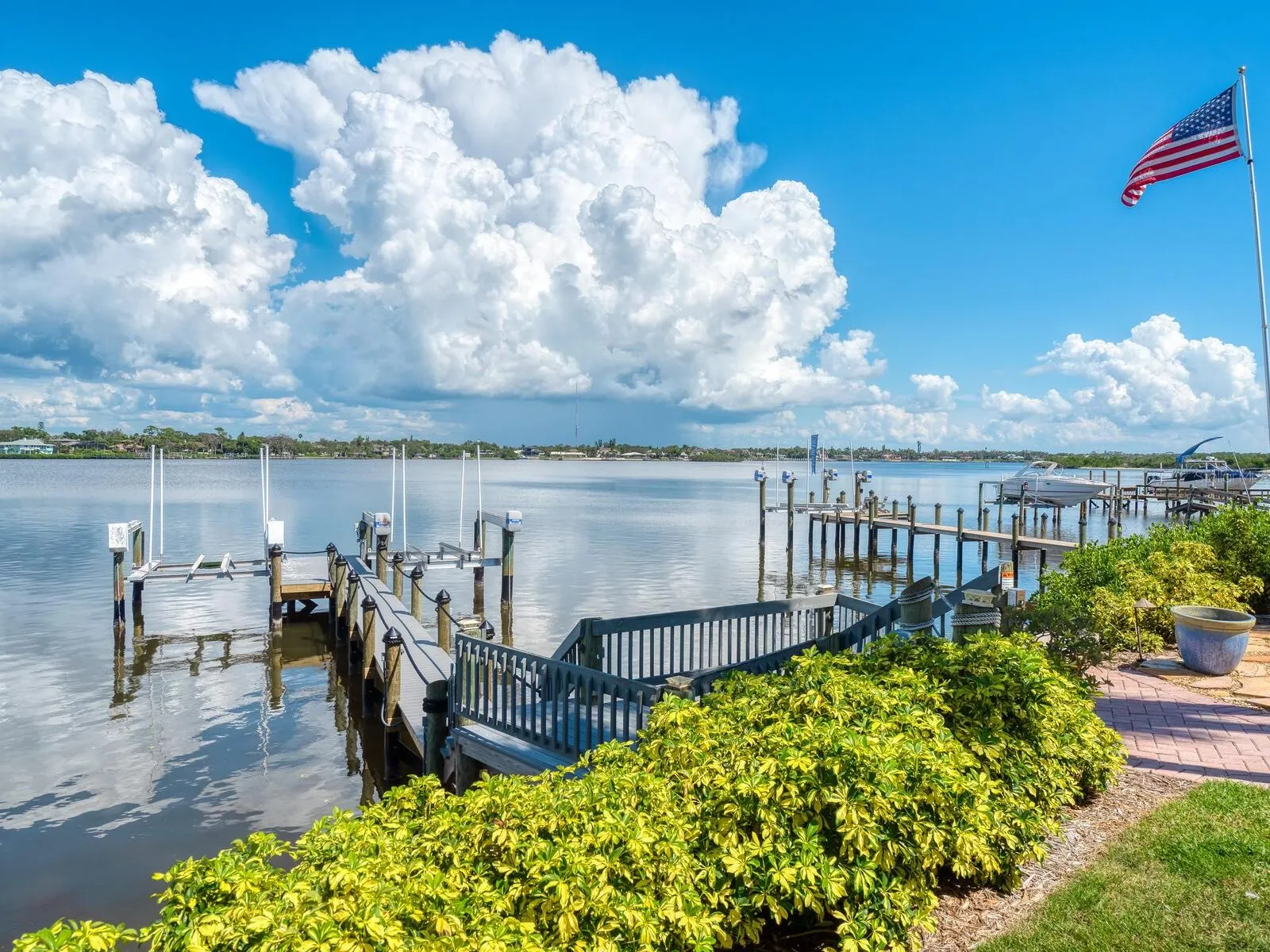 2110 CASEY KEY RD
