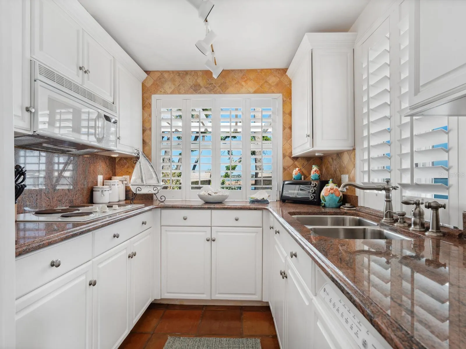 2110 CASEY KEY RD
