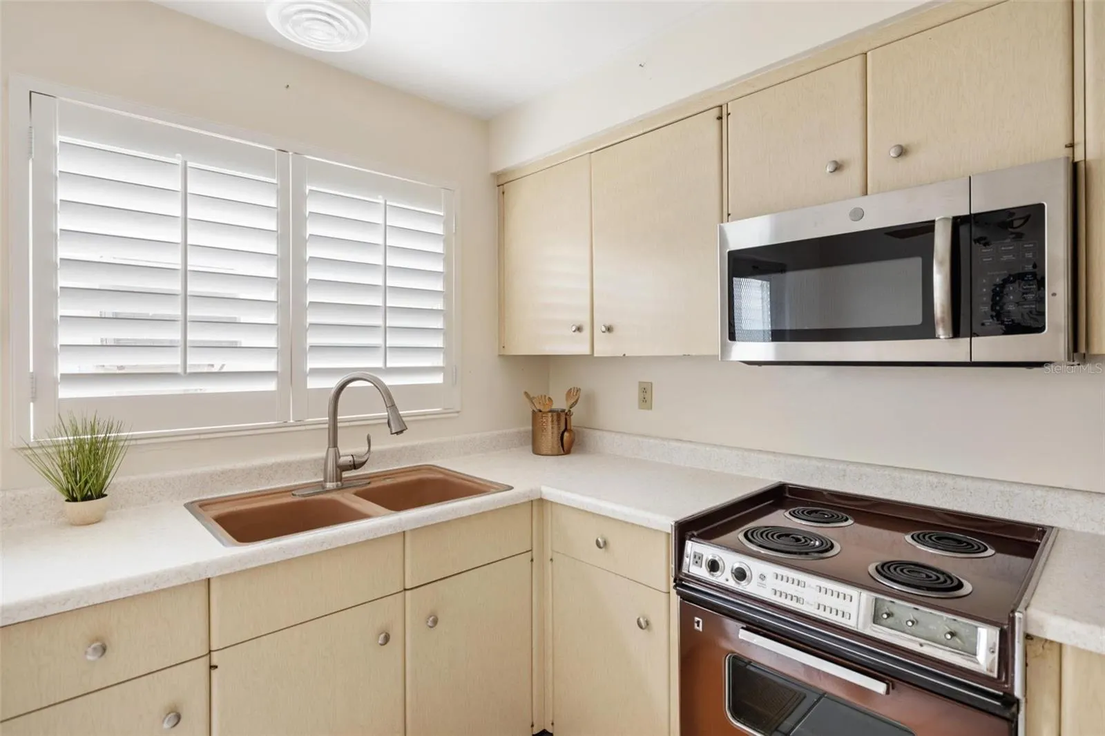 521 W VENICE AVE #17, #17