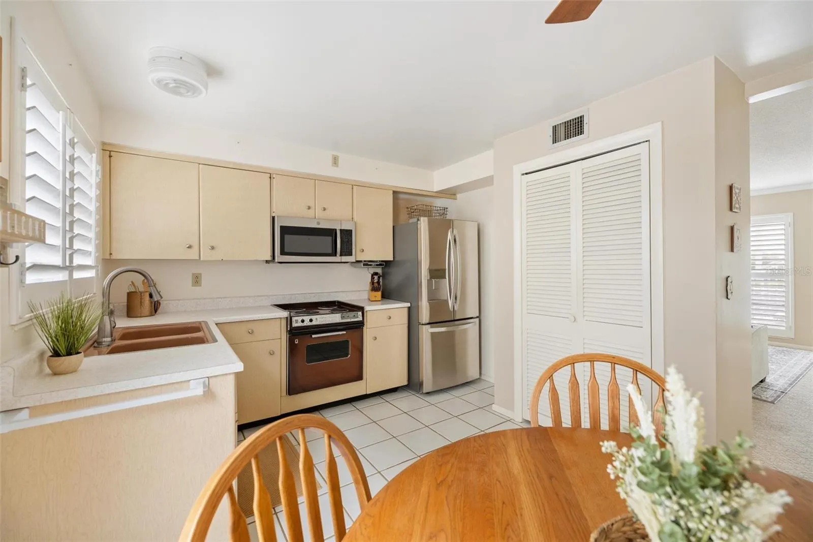 521 W VENICE AVE #17, #17