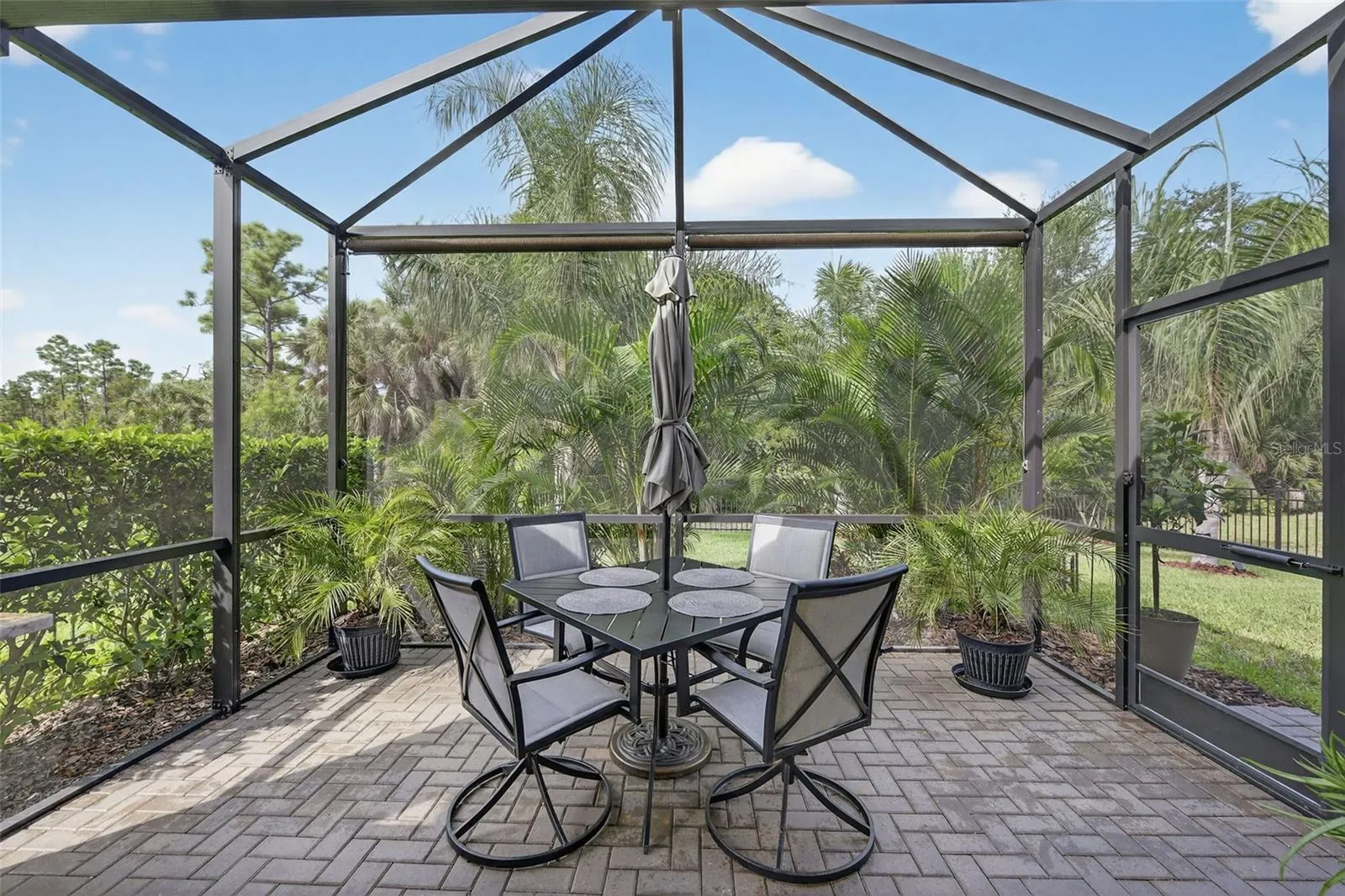 229 BRIENZA LOOP