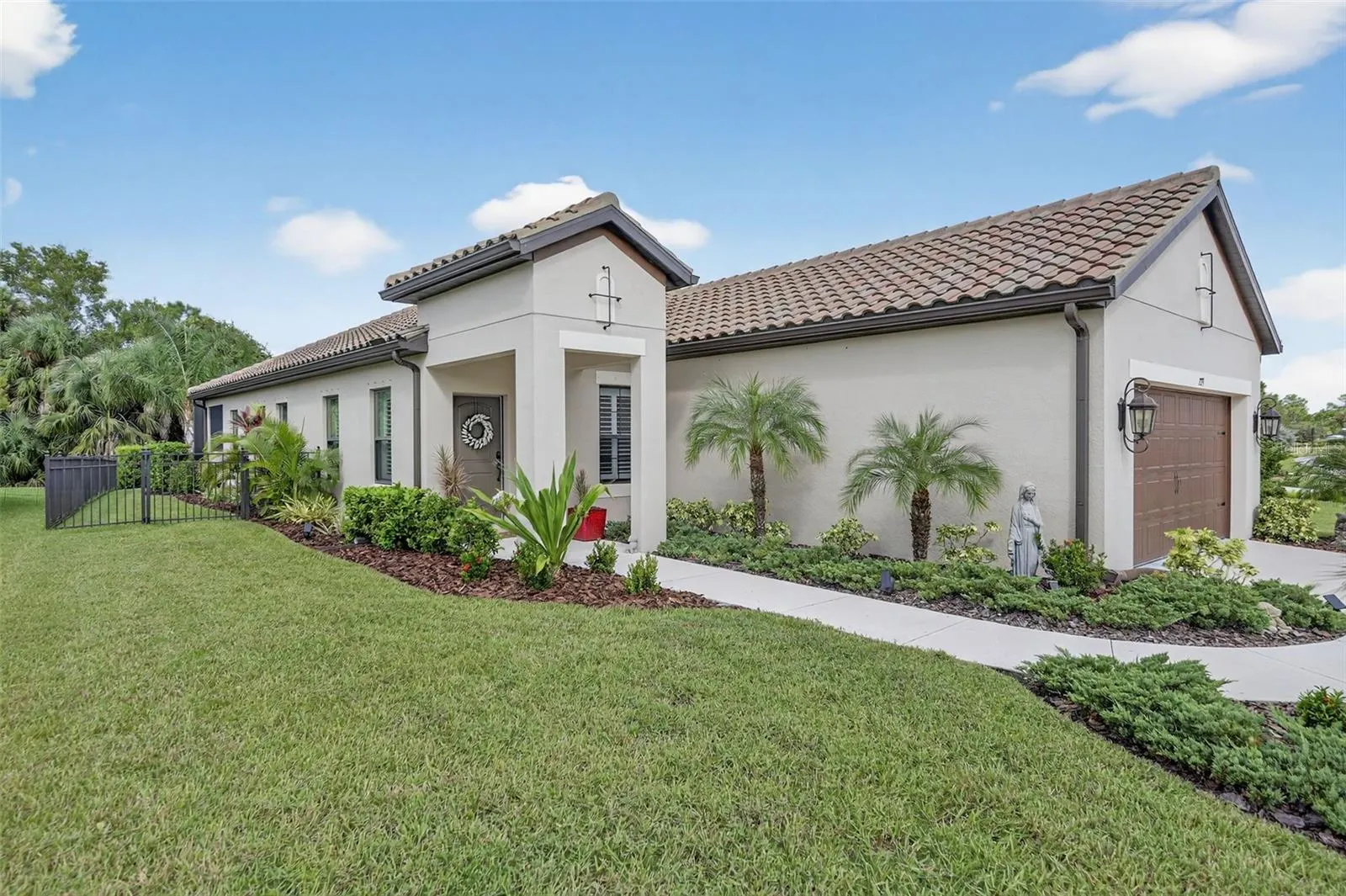 229 BRIENZA LOOP