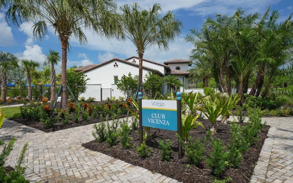 229 BRIENZA LOOP