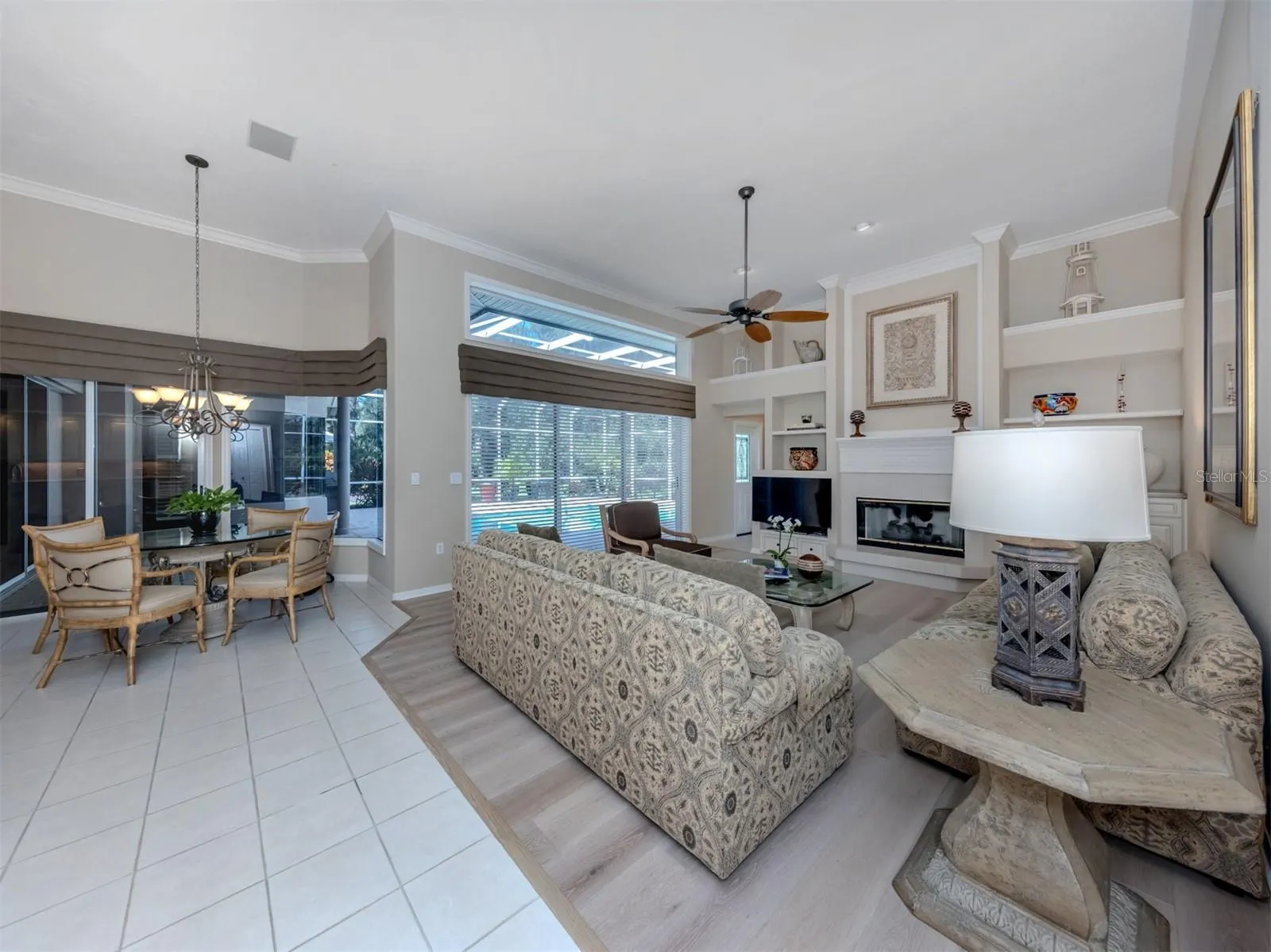 273 ROYAL OAK WAY