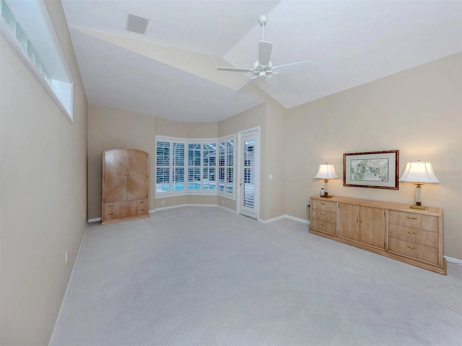 273 ROYAL OAK WAY