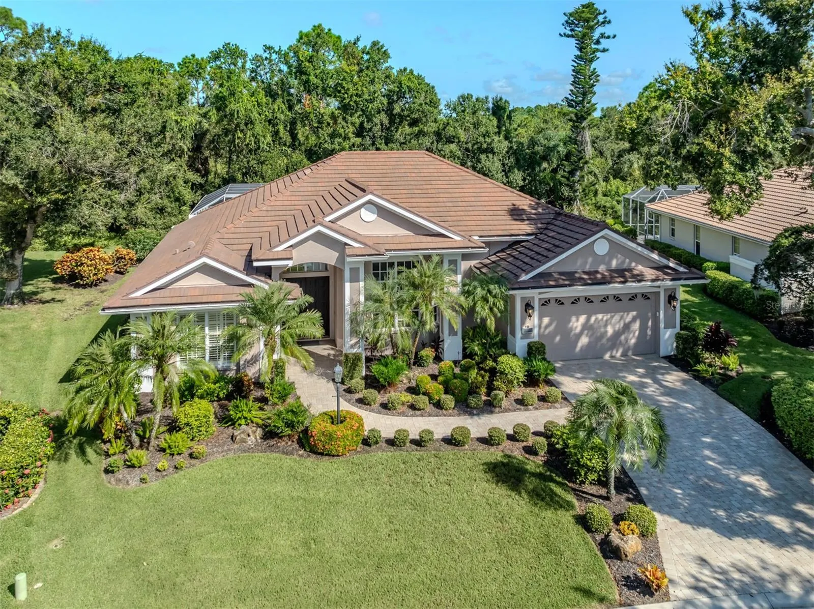 273 ROYAL OAK WAY