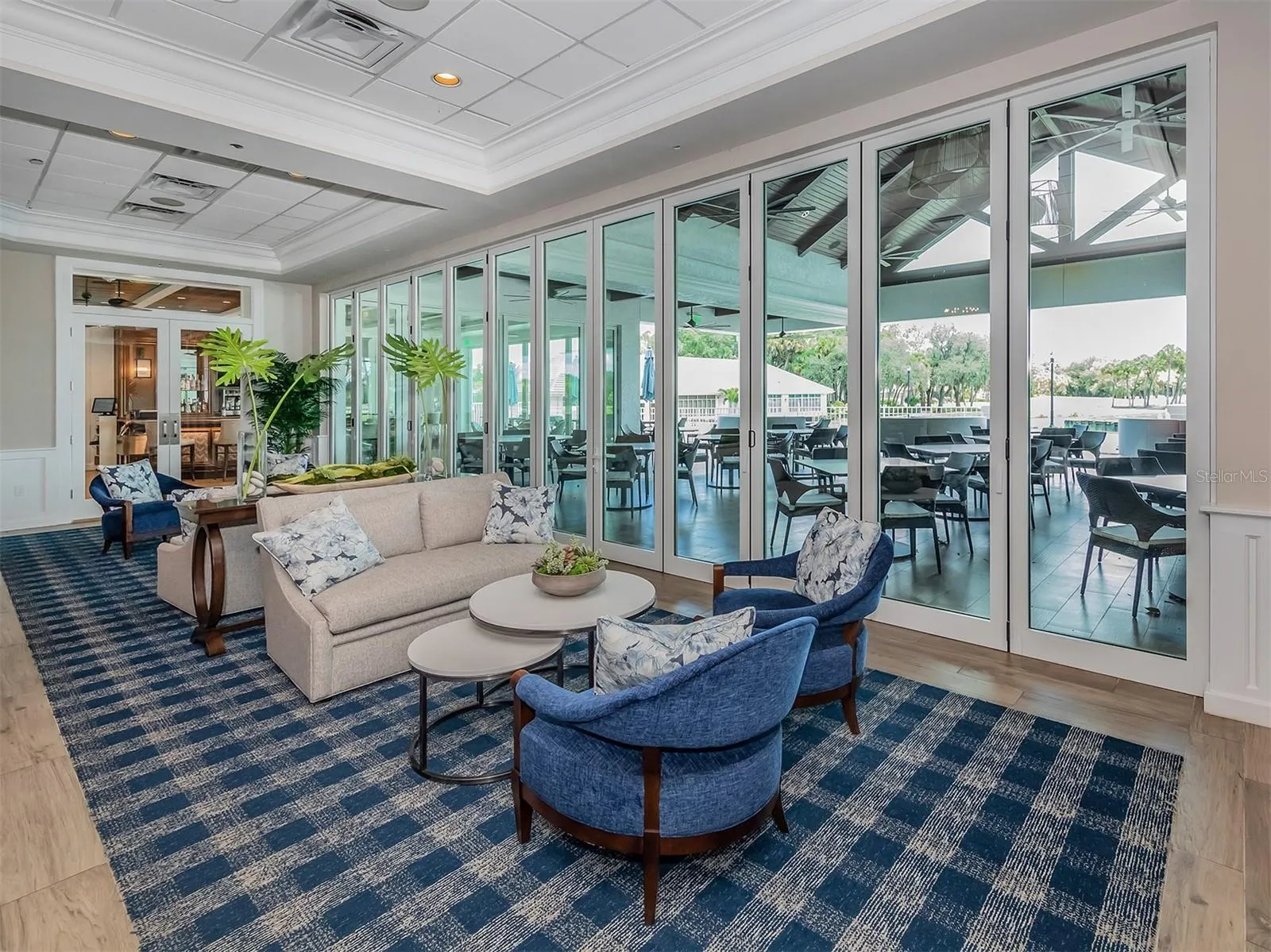 273 ROYAL OAK WAY
