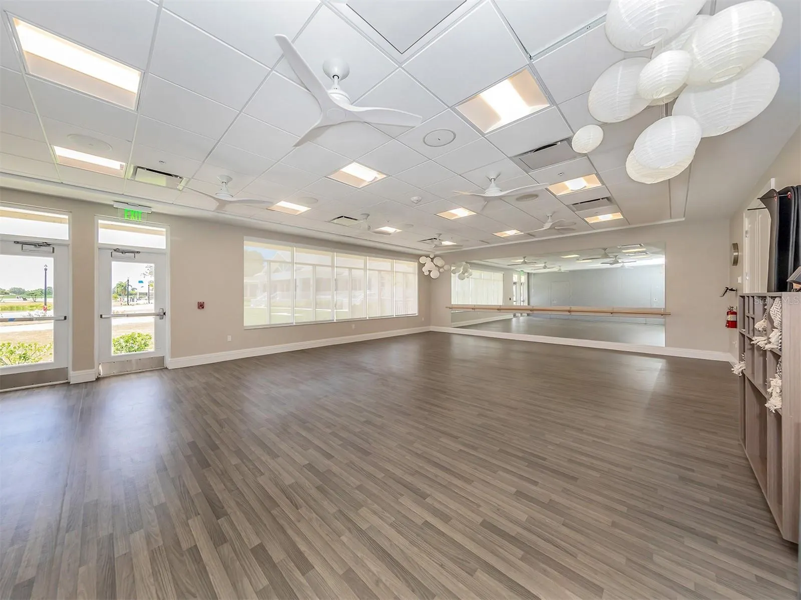 273 ROYAL OAK WAY