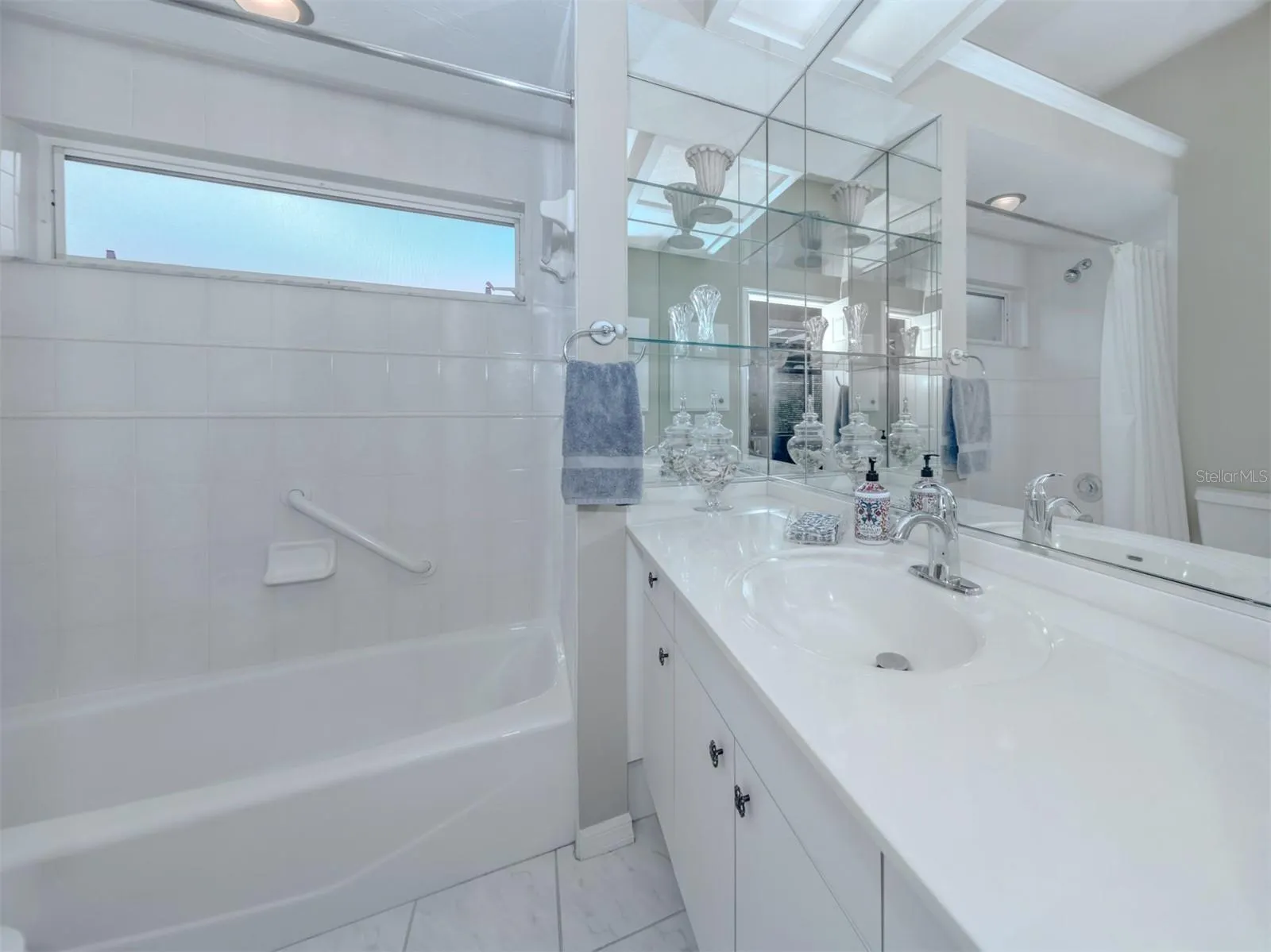 273 ROYAL OAK WAY