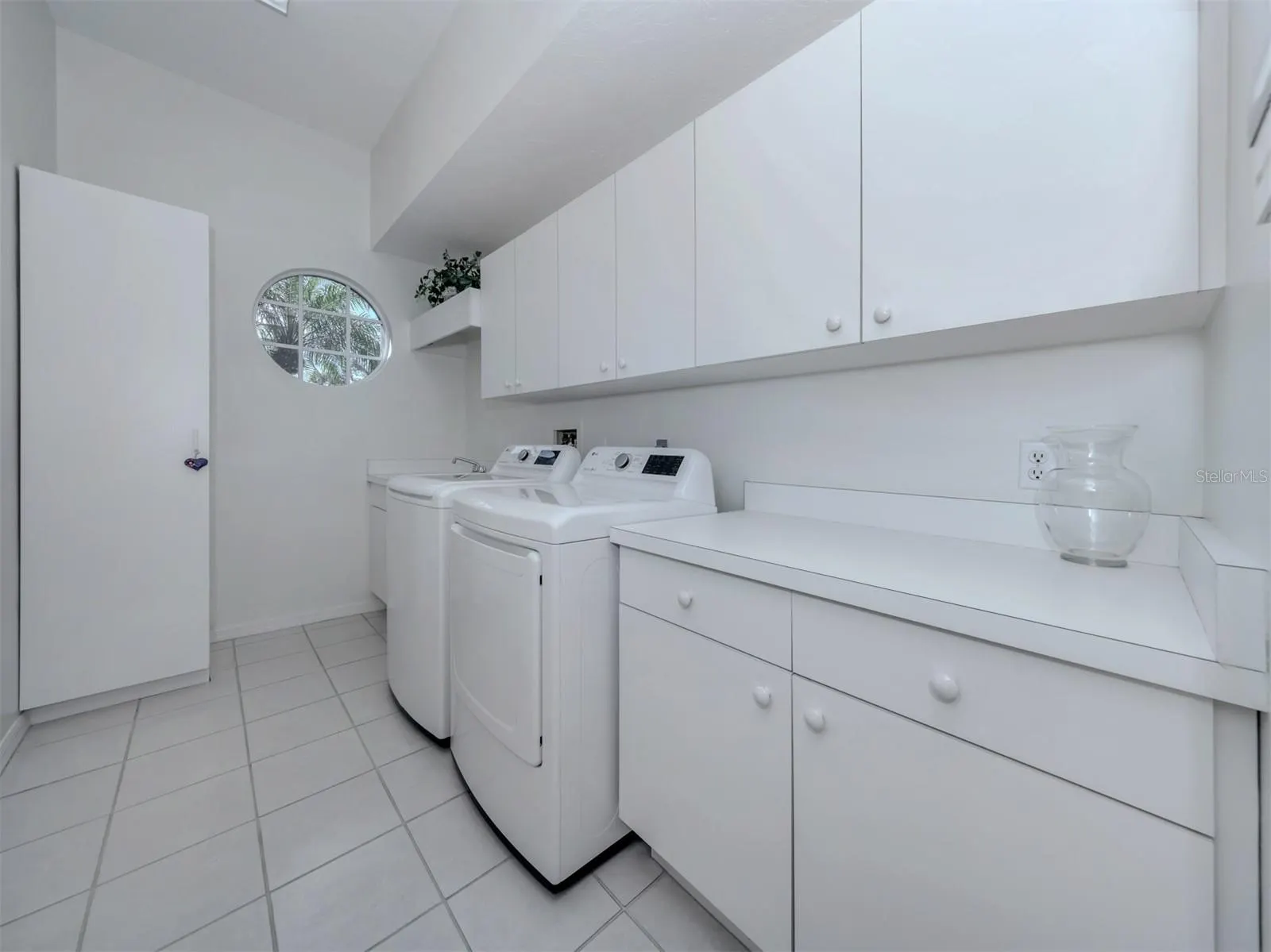 273 ROYAL OAK WAY