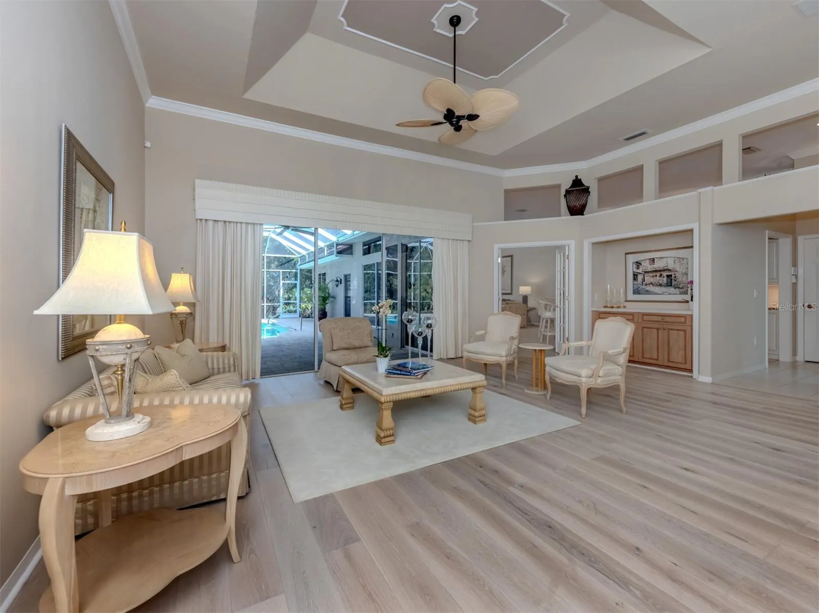 273 ROYAL OAK WAY