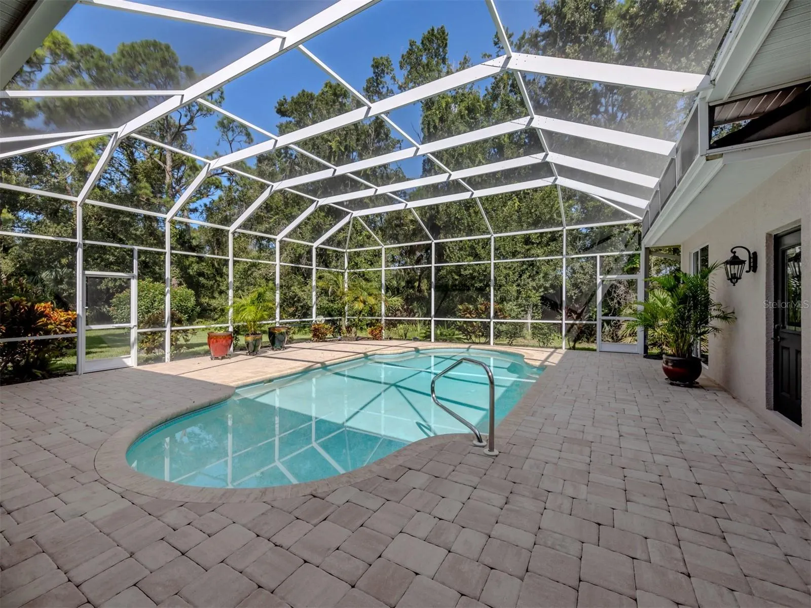 273 ROYAL OAK WAY