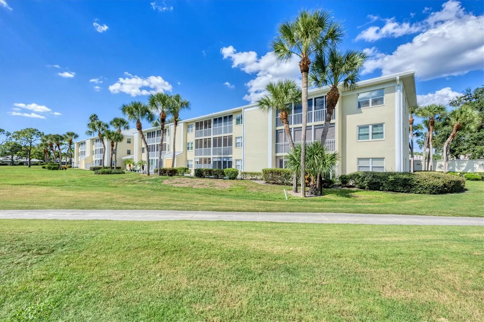 433 CERROMAR LN #330, #330