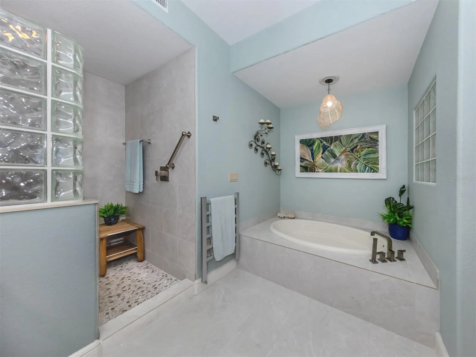 147 TAMPA AVE E #202, #202