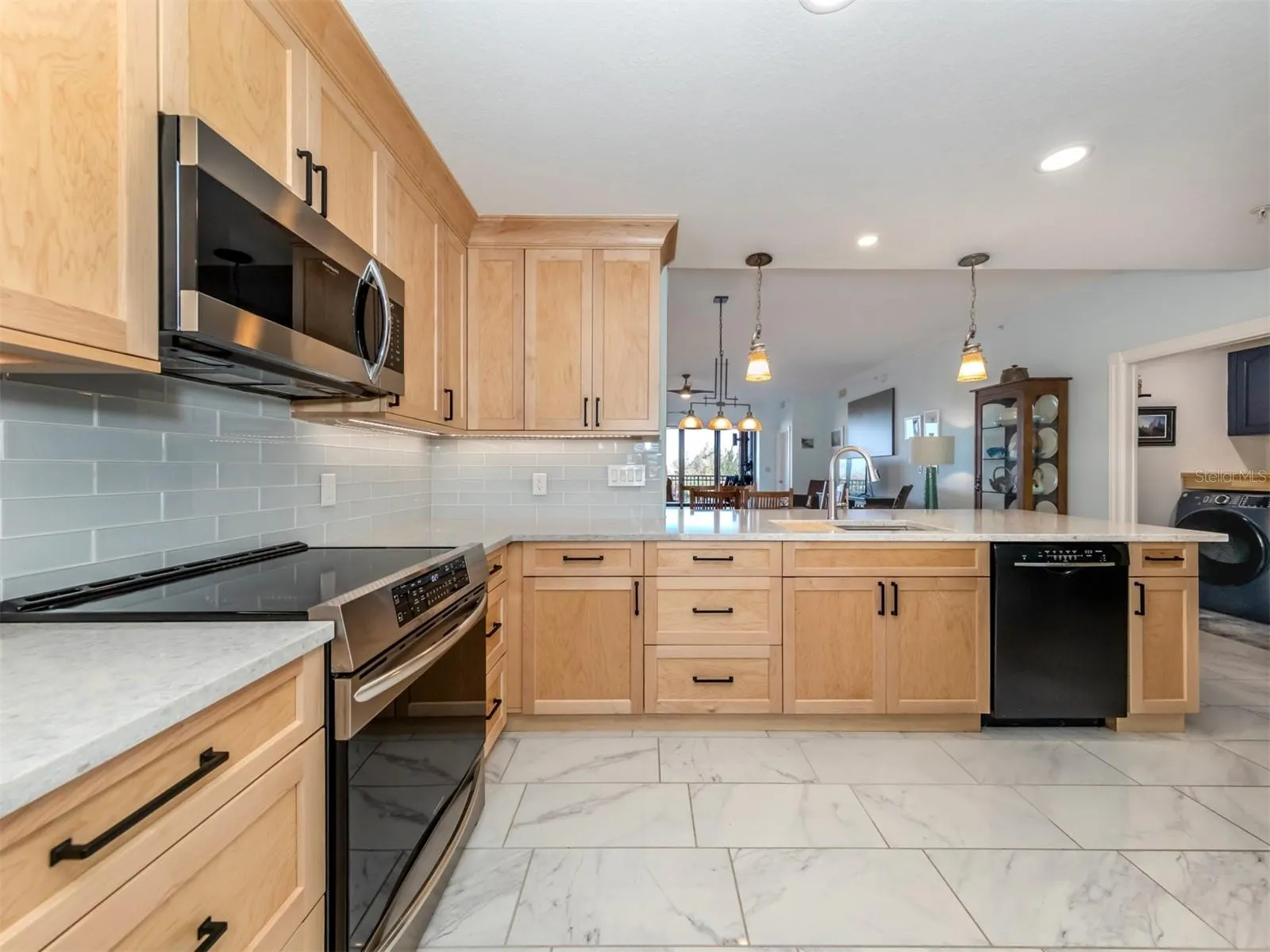 147 TAMPA AVE E #202, #202