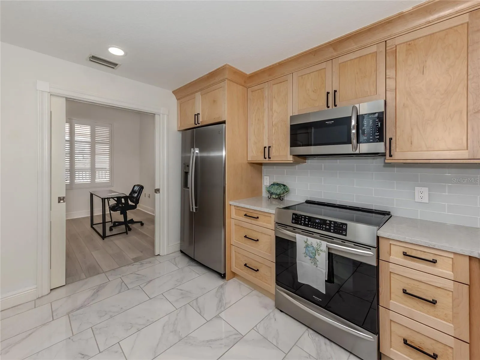 147 TAMPA AVE E #202, #202