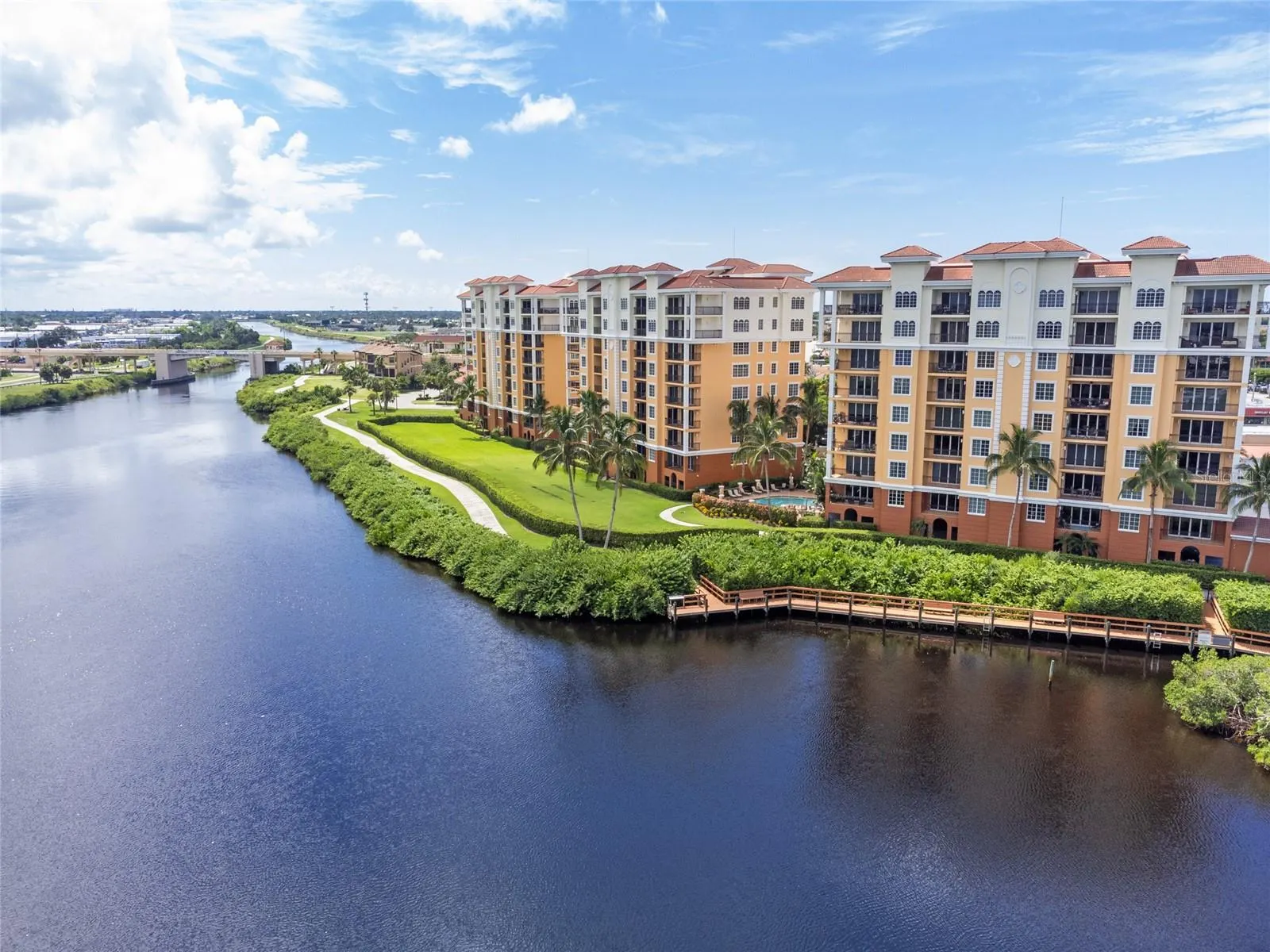 147 TAMPA AVE E #202, #202
