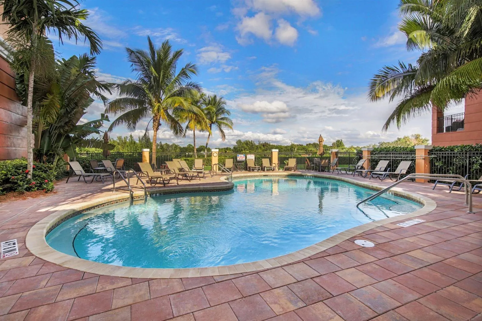 147 TAMPA AVE E #202, #202