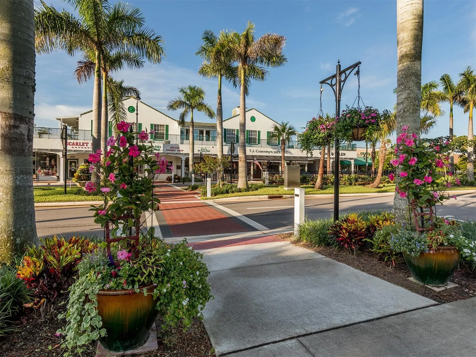 147 TAMPA AVE E #202, #202
