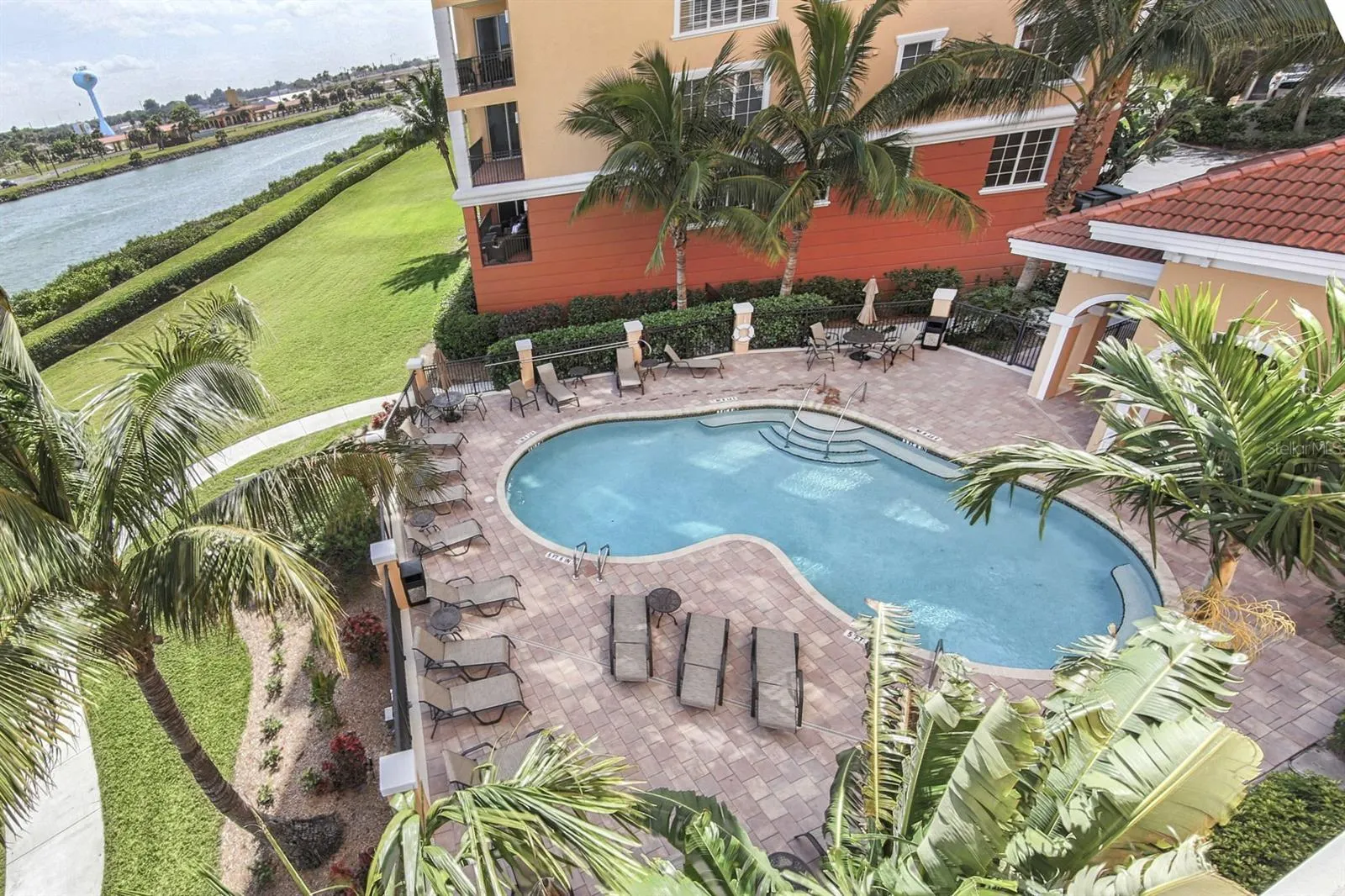 147 TAMPA AVE E #202, #202