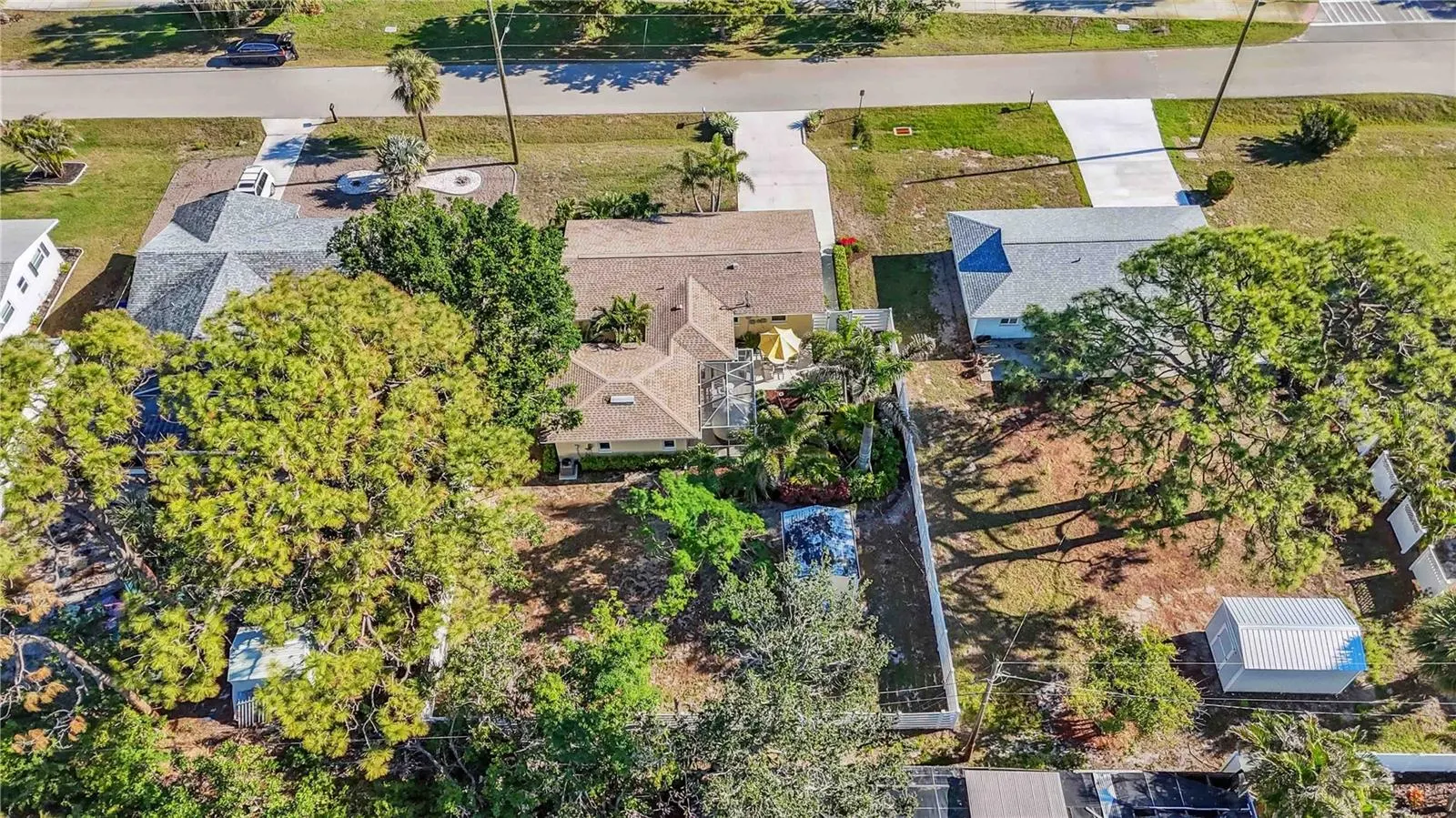 742 GOLF DR