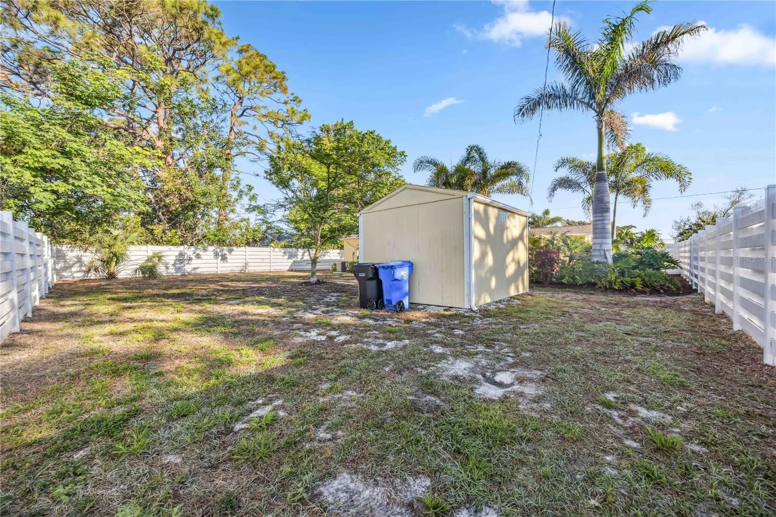 742 GOLF DR