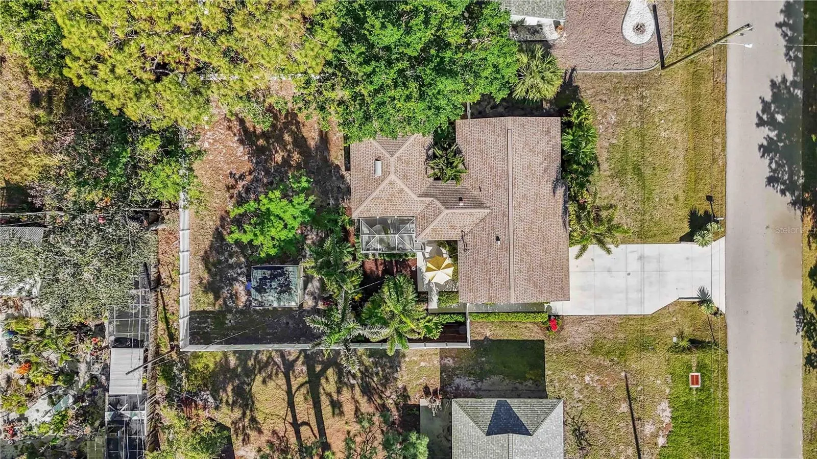 742 GOLF DR