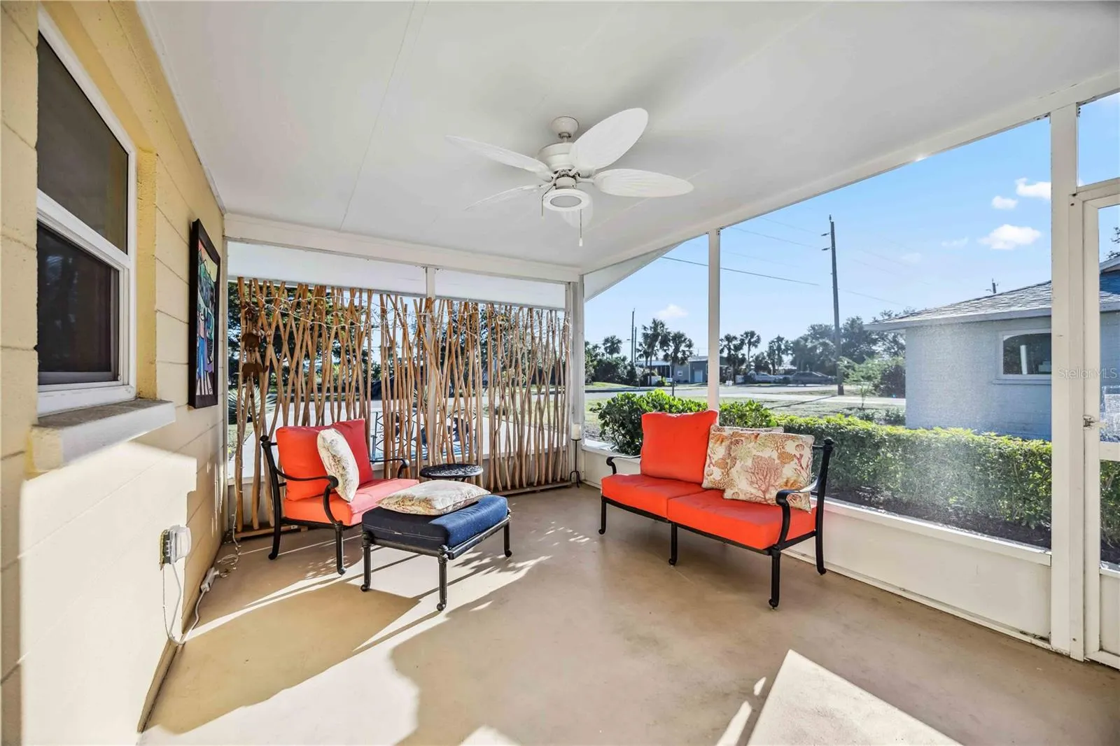 742 GOLF DR