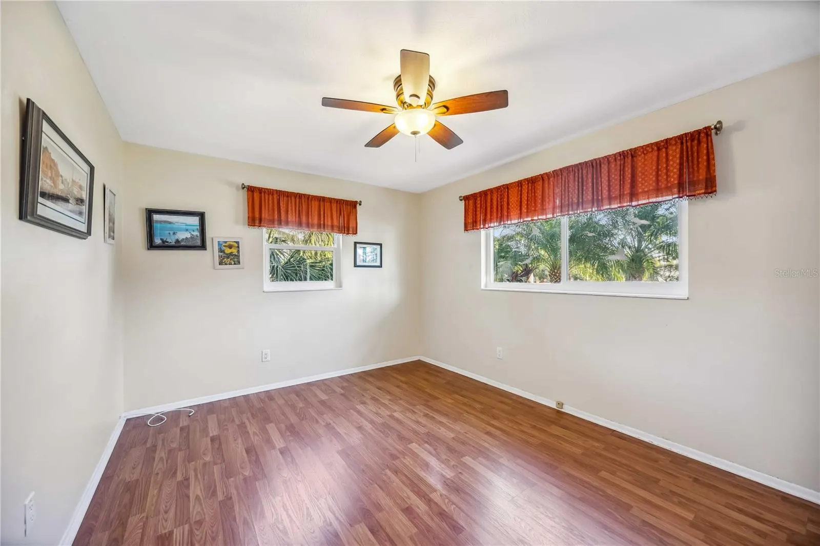 742 GOLF DR