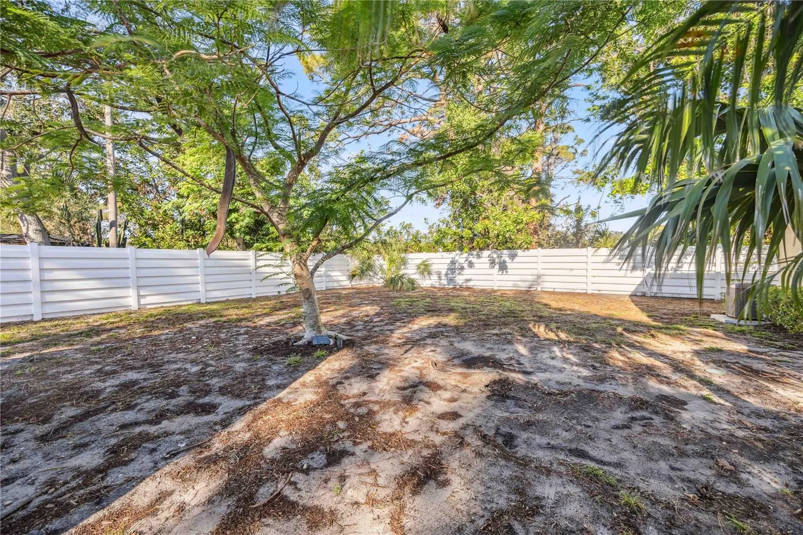 742 GOLF DR