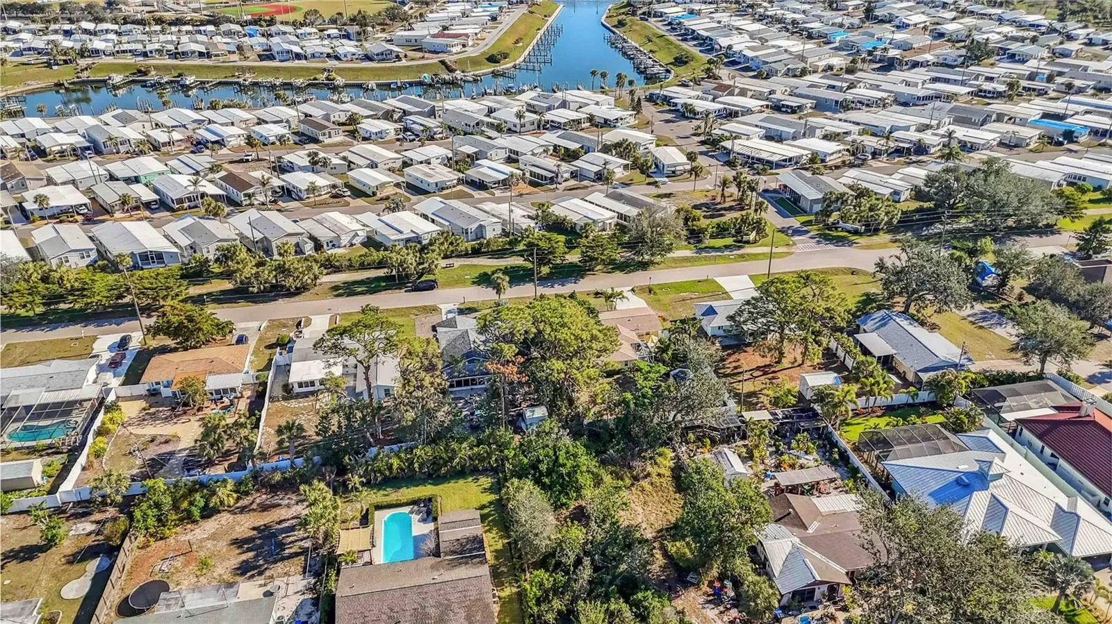 742 GOLF DR
