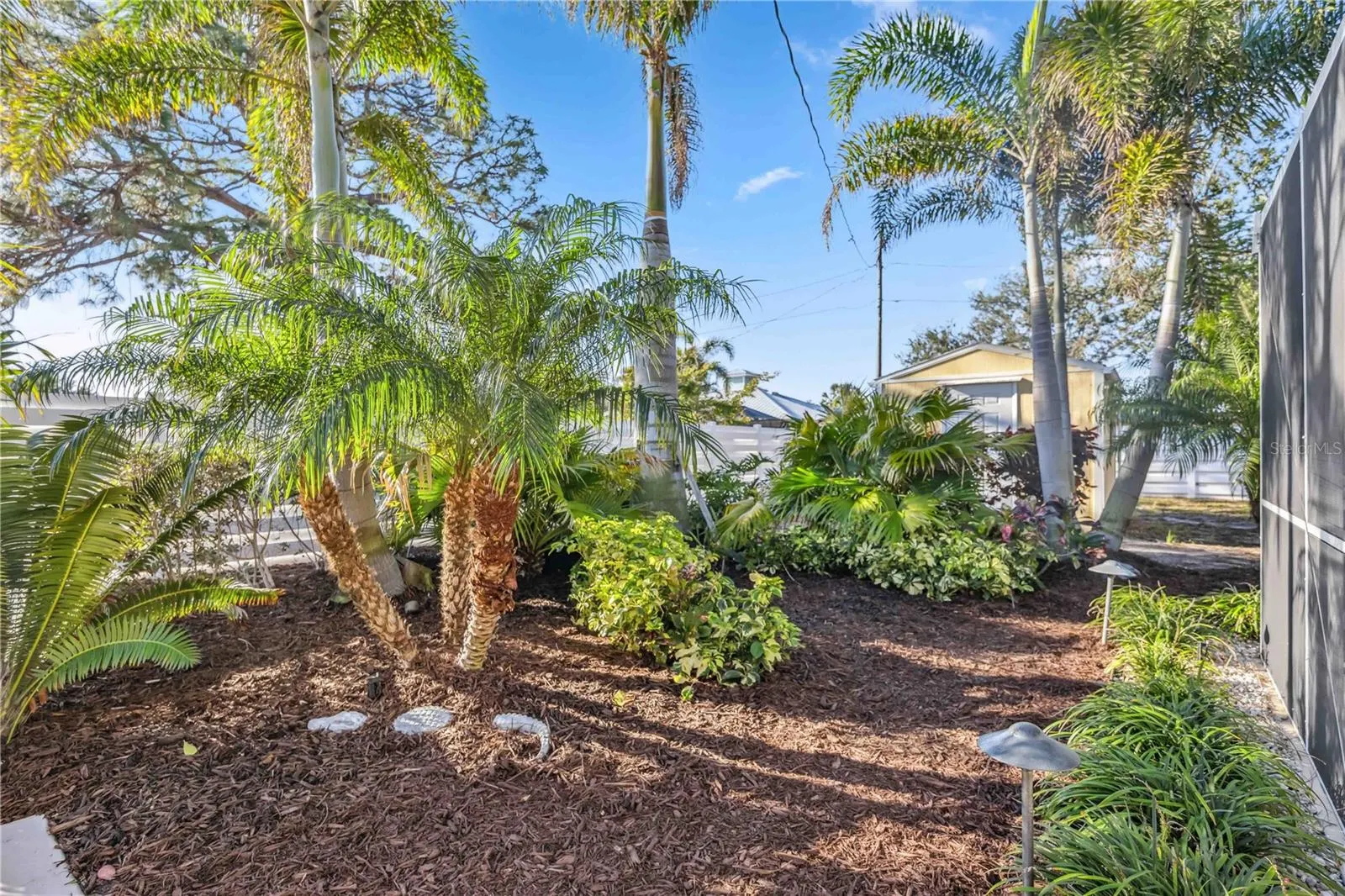 742 GOLF DR