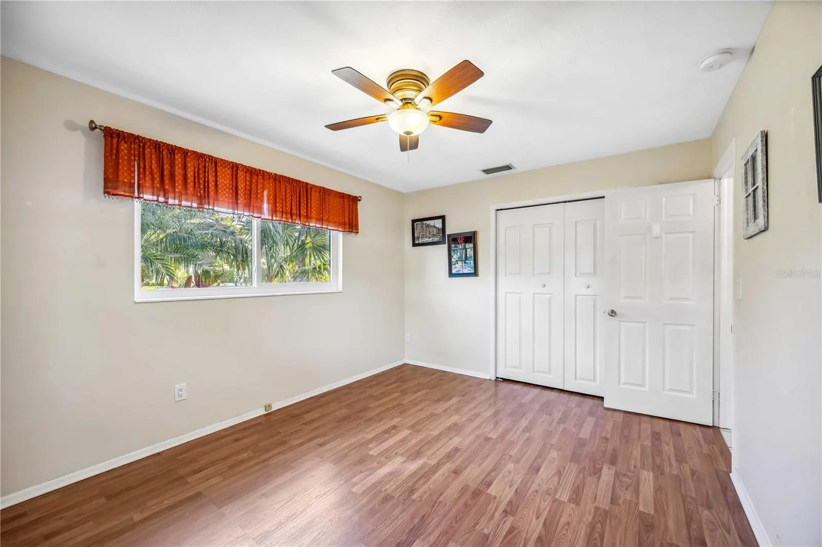 742 GOLF DR