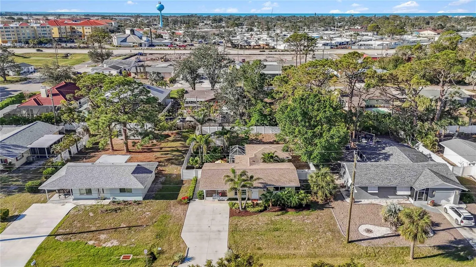 742 GOLF DR
