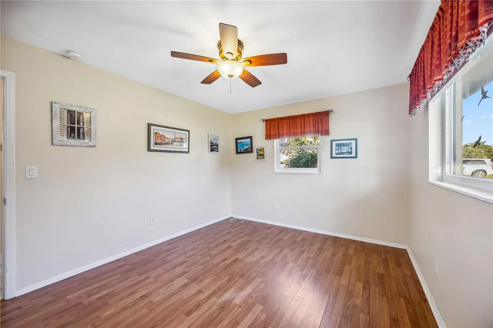 742 GOLF DR