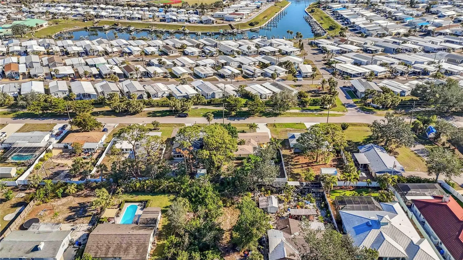 742 GOLF DR