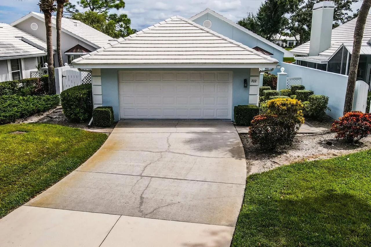702 BRIGHTSIDE CRESCENT DR