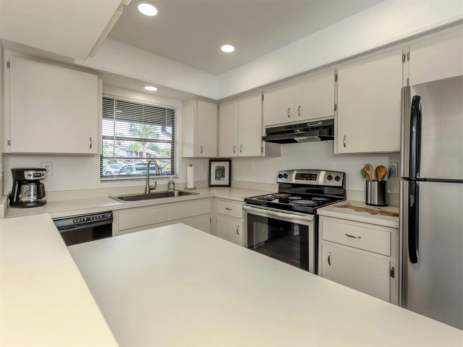 929 CAPRI ISLES BLVD #27, #27