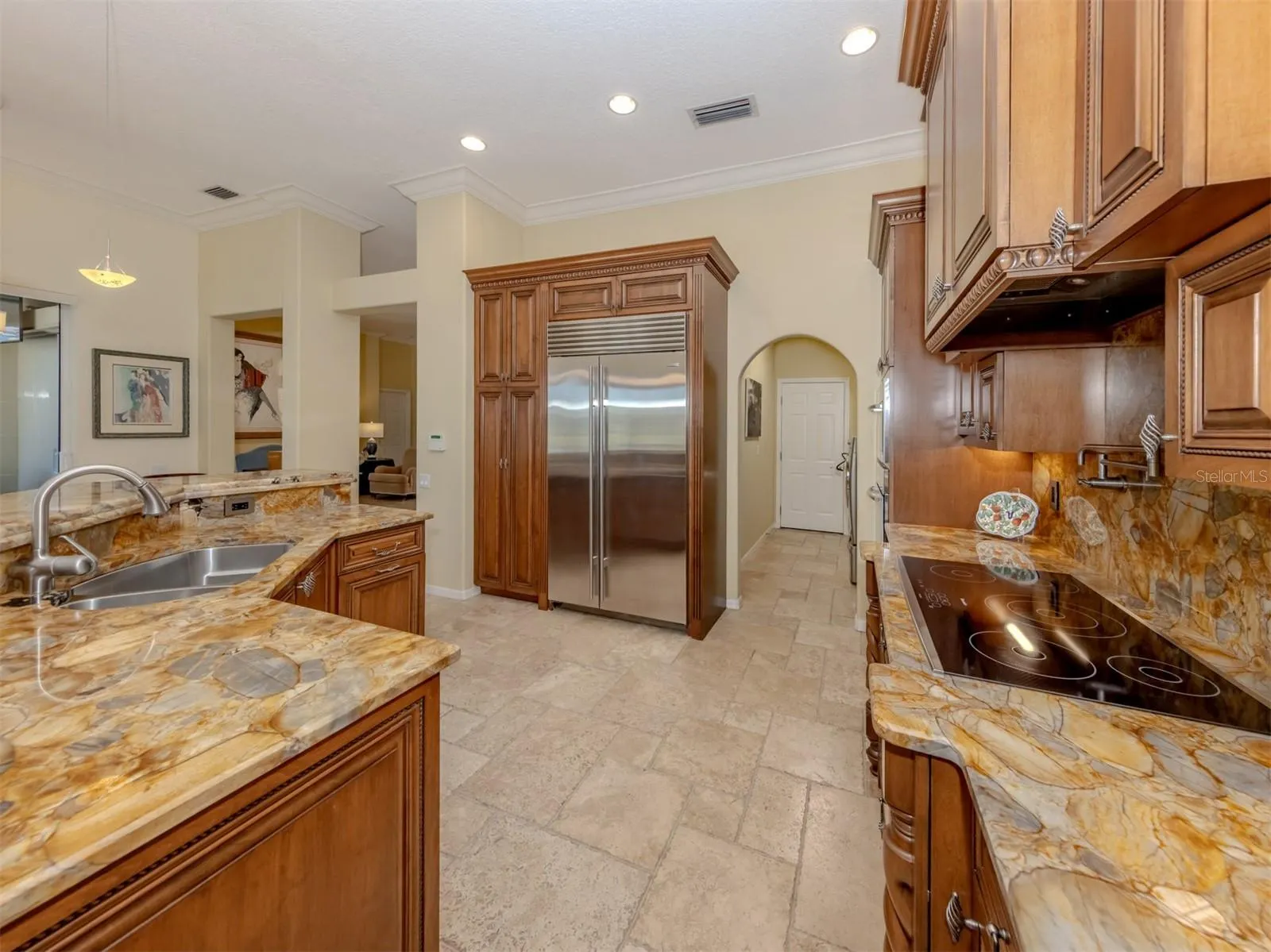 394 AUTUMN CHASE DR