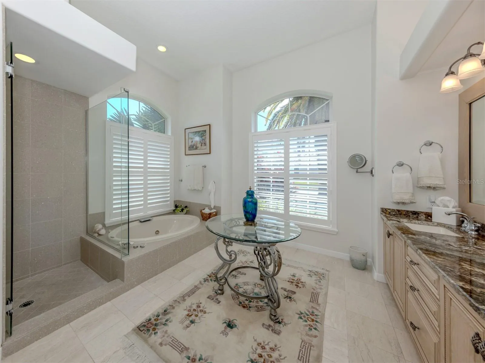 394 AUTUMN CHASE DR