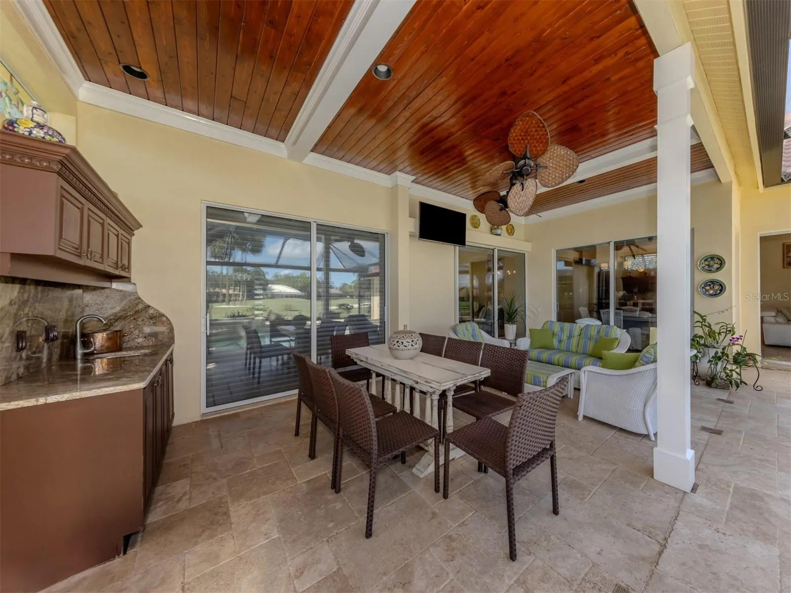 394 AUTUMN CHASE DR