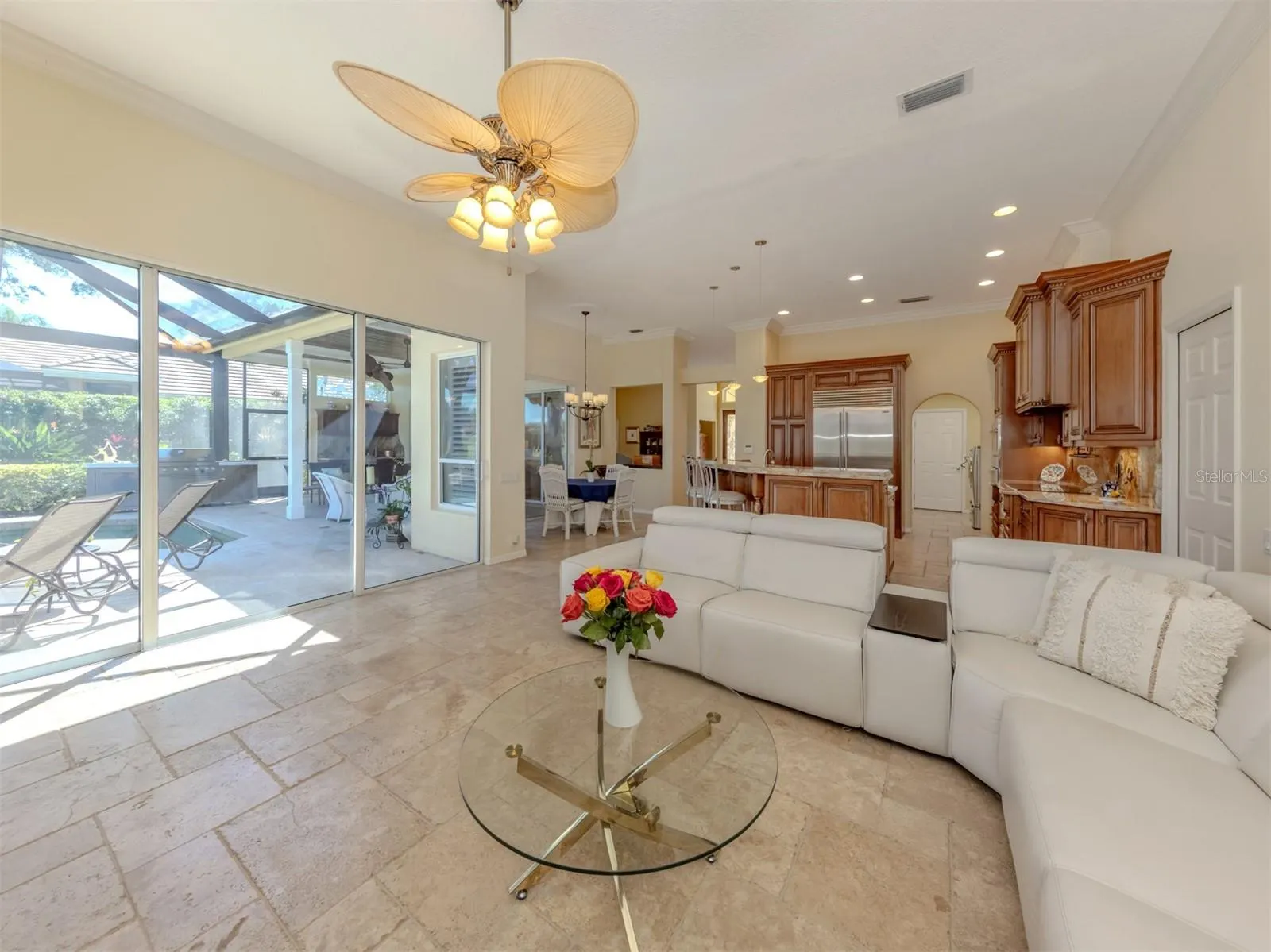 394 AUTUMN CHASE DR