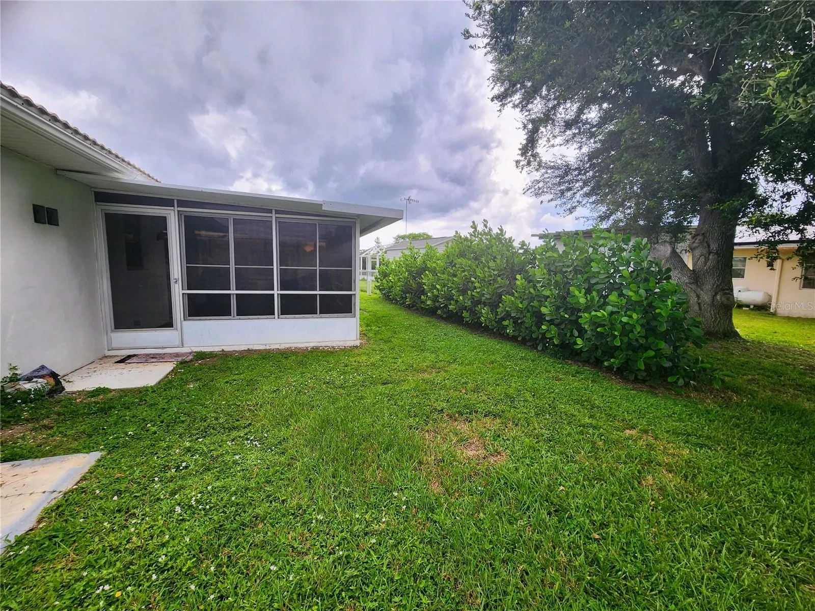 8940 PICKWICK RD